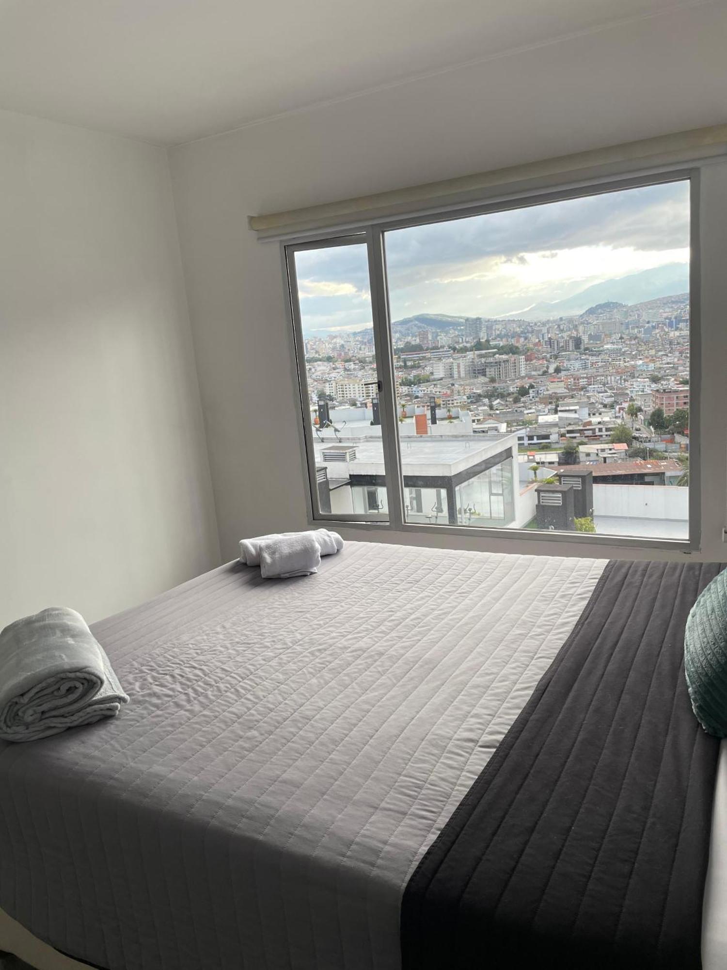 Departamento Con Vista Al Cotopaxi Y A La Ciudad Linka Apartment